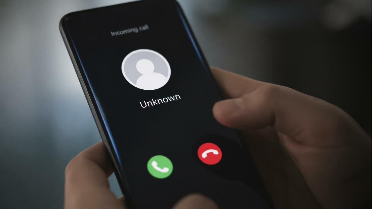 Челнинец потерял 5,8 млн рублей из-за звонков «сотрудников банка» Мужчина из Набережных Челнов лишился 5,8 млн ру...